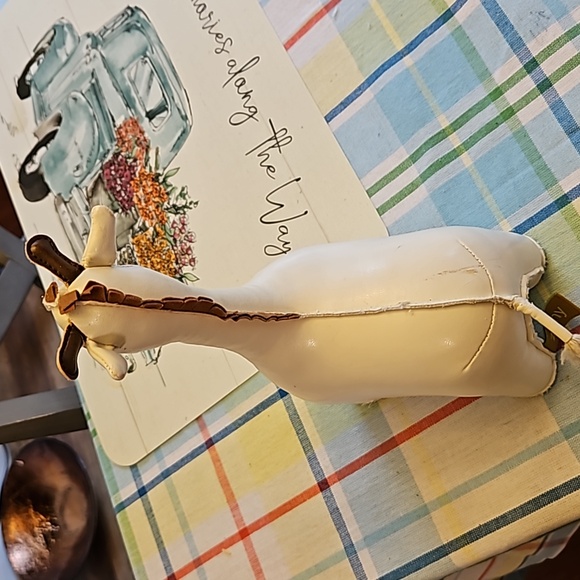 Züny White Leather Giraffe - Picture 4 of 6